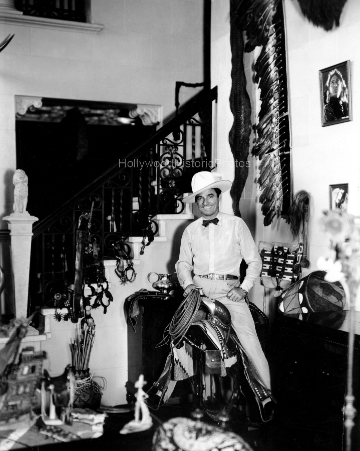 Tom Mix Estate 1927 1 1010 Summit Drive with Tom at home wm.jpg